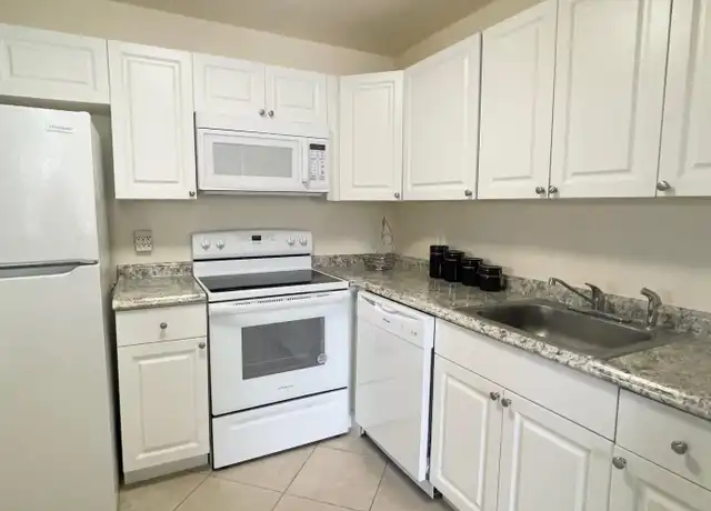 Property at 314 Saxony G, Delray Beach, FL, 33446, 1 bed, 1.5 baths, [object Object]