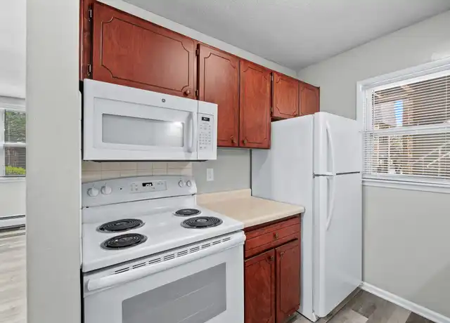 Property at 3013 Woodland Ave Unit 110W, Des Moines, IA, 50312, 1 bed, 1 bath, [object Object]