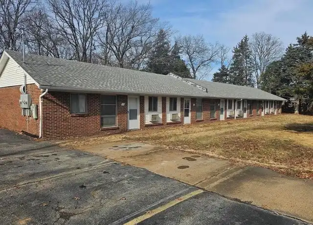 Property at 1001 Brickyard Rd, Hillsboro, MO, 63050, 2 beds, 1 bath, [object Object]