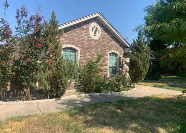 Property at 1605 S Roy Reynolds Dr, Killeen, TX, 76543, 4 beds, 2 baths, [object Object]