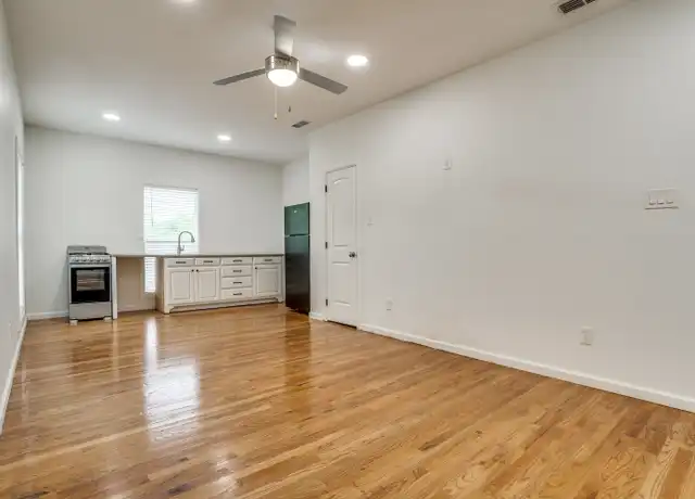 Property at 1135 Melbourne Ave, Dallas, TX, 75224, 1 bed, 1 bath, [object Object]