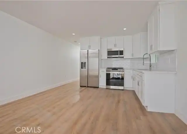 Property at 6962 Shoshone Ave, Lake Balboa, CA, 91406, 1 bed, 1 bath, [object Object]
