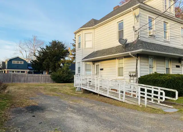 Property at 68 E John St #2, Hicksville, NY, 11801, 2 beds, 1 bath, [object Object]