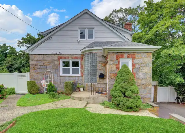 Property at 21 Sunset Ave, Glen Cove, NY, 11542, 4 beds, 2.5 baths, [object Object]