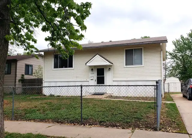 Property at 1220 W Patterson St, Wichita, KS, 67217, 4 beds, 2 baths, [object Object]