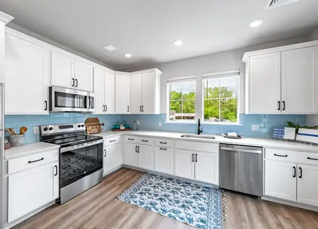 Property at 182 Excelsior Ave, Saratoga Springs, NY, 12866, 2 beds, 2.5 baths, [object Object]
