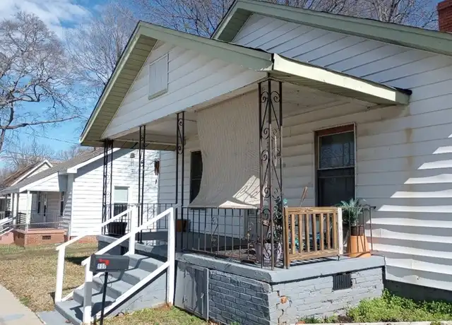Property at 800 N Sloan St, Clinton, SC, 29325, 2 beds, 1 bath, [object Object]