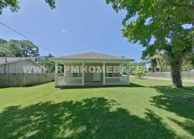 Property at 498 Lakeview St, Mary Esther, FL, 32569, 3 beds, 2 baths, [object Object]