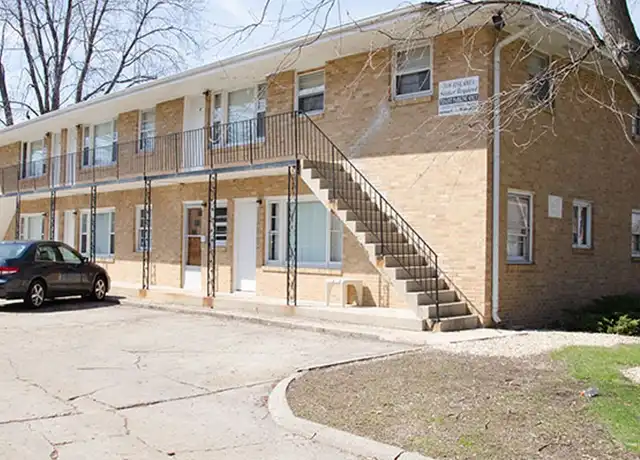 Property at 830 Greenbrier Rd Unit 4, DeKalb, IL, 60115, 3 beds, 1 bath, [object Object]