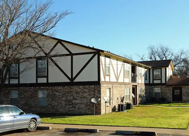 Property at 101 Pecan St, Grandview, TX, 76050, 1 bed, 1 bath, [object Object]