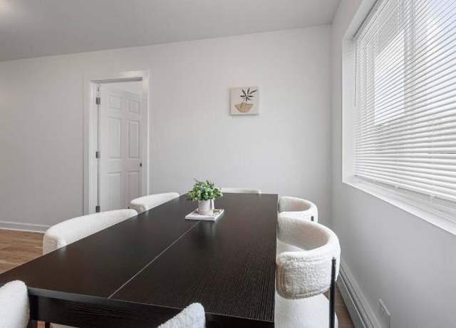 Photo of 9606 Golf Ter, Des Plaines, IL 60016