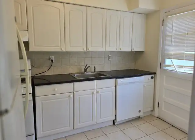 Property at 242 Glenbrook Rd Unit B, Stamford, CT, 06906, 2 beds, 1 bath, [object Object]