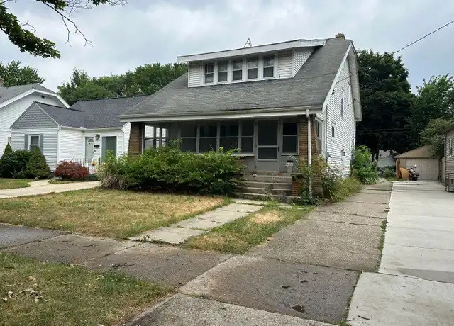 Property at 915 Veto St NW, Grand Rapids, MI, 49504, 5 beds, 2.5 baths, [object Object]