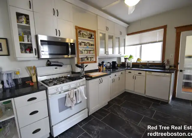 Property at 27 Page St Unit 29, Revere, MA, 02151, 2 beds, 1 bath, [object Object]