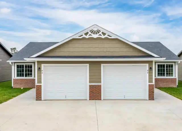 Property at 1191 W 16th St #107, Pella, IA, 50219, 3 beds, 1.5 baths, [object Object]