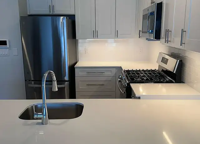 Photo of 168 Emmet St, Newark, NJ 07114