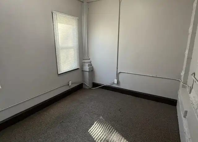 Property at 683 Sherburne Ave Unit 1, St Paul, MN, 55104, 2 beds, 1 bath, [object Object]
