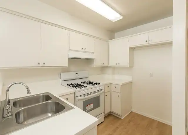 Property at Ritz on 7th - 3915 W 7th St, Los Angeles, CA, 90005, 2 beds, 1-2 bath, [object Object]