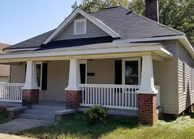 Property at 303 S Yadkin Ave, Spencer, NC, 28159, 3 beds, 2 baths, [object Object]