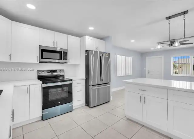 Property at 357 Phippen Waiters Rd Unit 1, Dania Beach, FL, 33004, 2 beds, 1 bath, [object Object]