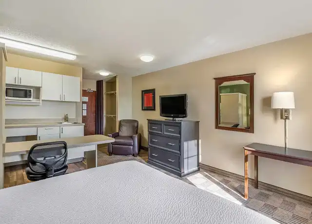 Property at Chicago - Downers Grove - 3150 Finley Rd, Downers Grove, IL, 60515, 0 beds, 1 bath, [object Object]