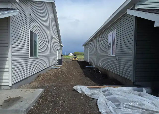 Property at 532 S Austin Ave Unit DOWNSTAIRS, Sugar City, ID, 83448, 4 beds, 2 baths, [object Object]