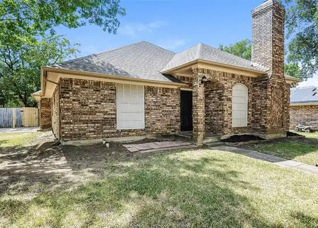 Property at 808 Quail Brook Dr, Arlington, TX, 76001, 3 beds, 2 baths, [object Object]