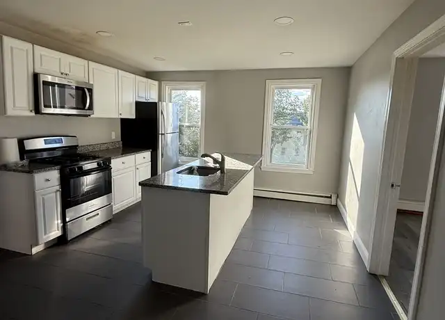 Property at 49 Hitchcock Rd Unit 3, Worcester, MA, 01603, 4 beds, 1 bath, [object Object]