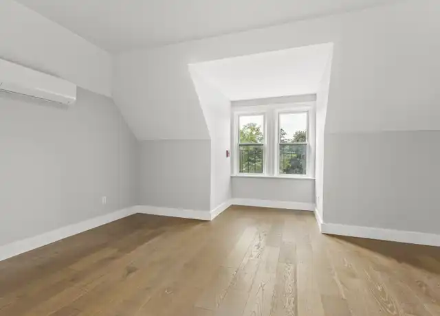 Property at 95 Roanoke St Apt 4, Providence, RI, 02908, 2 beds, 1 bath, [object Object]