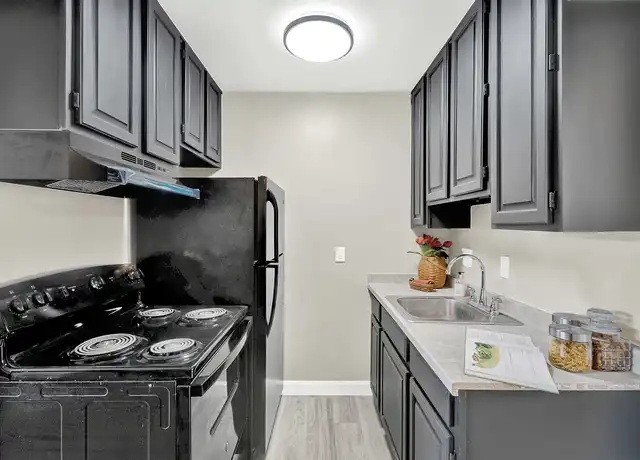 Property at 18400 Lahser Rd, Detroit, MI, 48219, 1 bed, 1 bath, [object Object]