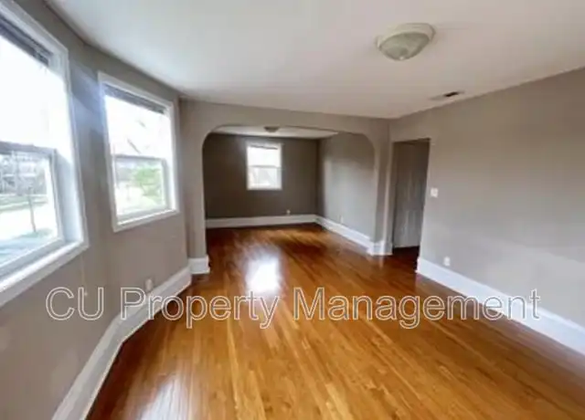 Property at 1106 W Church St Unit 3, Champaign, IL, 61821, 1 bed, 1 bath, [object Object]