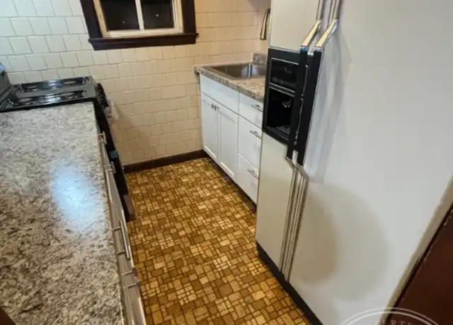 Property at 224 Brayton Ave Unit 3, Fall River, MA, 02721, 3 beds, 1 bath, [object Object]
