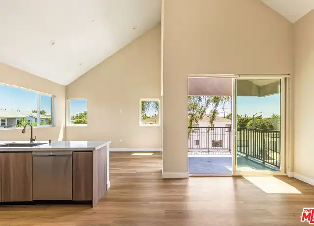 Property at 4905 Saint Elmo Dr, Los Angeles, CA, 90019, 2 beds, 2 baths, [object Object]