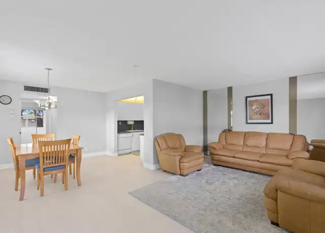 Property at 601 Flanders M, Delray Beach, FL, 33484, 1 bed, 1.5 baths, [object Object]