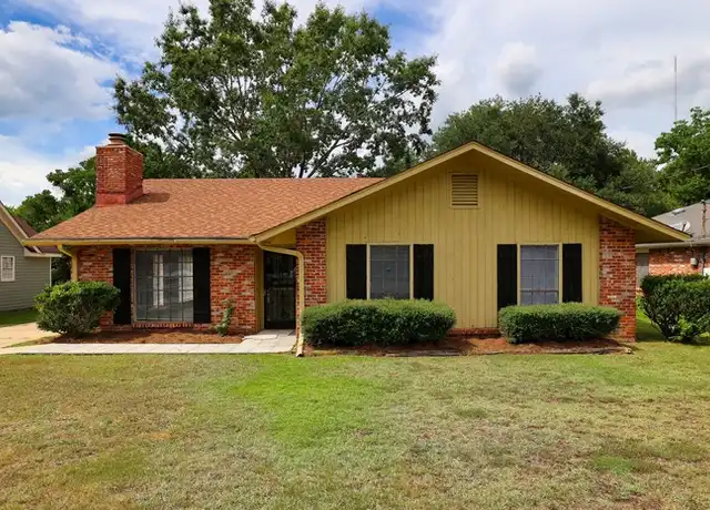 Property at 832 Balfour Rd, Montgomery, AL, 36117, 4 beds, 2 baths, [object Object]