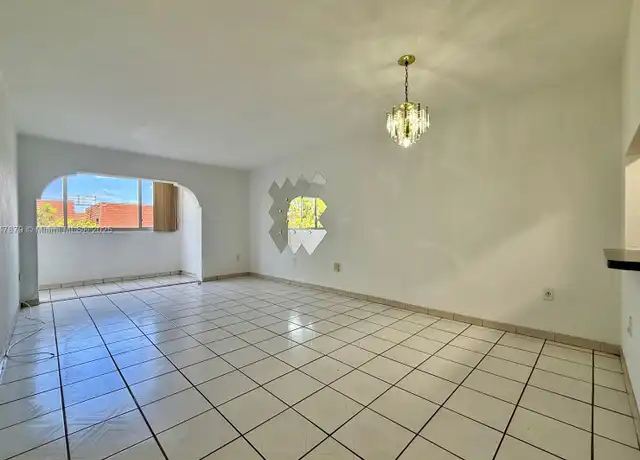 Property at 1555 W 44th Pl #327, Hialeah, FL, 33012, 2 beds, 1 bath, [object Object]