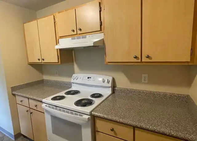 Property at 3410 SE 143rd Ave Unit 10, Portland, OR, 97236, 2 beds, 2 baths, [object Object]
