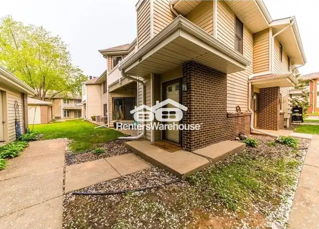 Property at 1126 E Travelers Trl, Burnsville, MN, 55337, 2 beds, 1 bath, [object Object]
