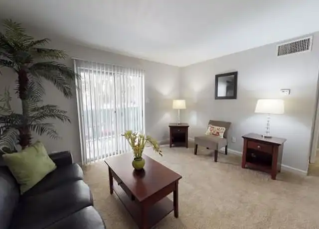 Property at 2010 S Cesar Chavez Blvd, Dallas, TX, 75226, 1 bed, 1 bath, [object Object]