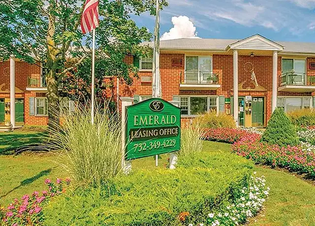 Photo of 940 Presidential Blvd, Toms River, NJ 08753