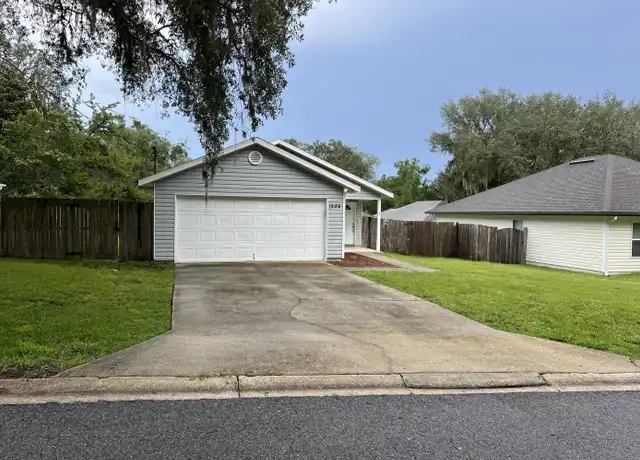 Property at 1532 Center St, Green Cove Springs, FL, 32043, 3 beds, 2 baths, [object Object]