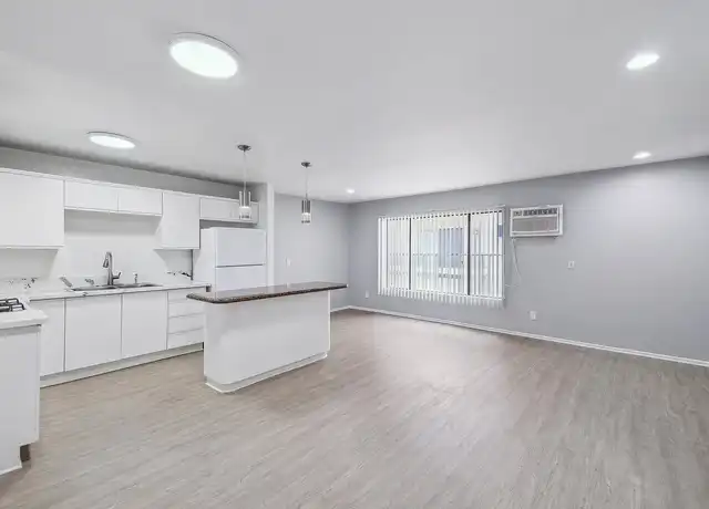 Property at Berendo Apartments - 411 S Berendo St, Los Angeles, CA, 90020, 2 beds, 2 baths, [object Object]
