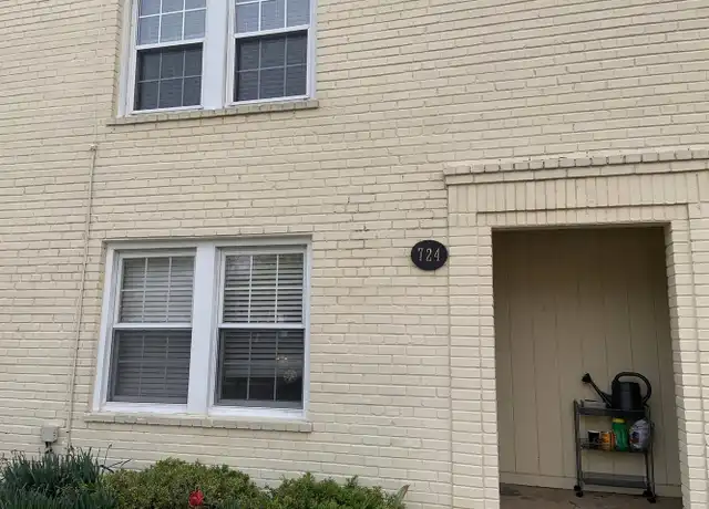 Property at 724 N Oakland St, Arlington, VA, 22203, 1 bed, 1 bath, [object Object]