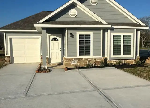 Property at 11824 E Gate Dr, Willis, TX, 77318, 3 beds, 2 baths, [object Object]