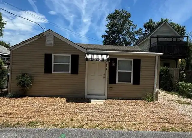 Property at 429 Lakewood Cir Unit B, Virginia Beach, VA, 23451, 1 bed, 1 bath, [object Object]