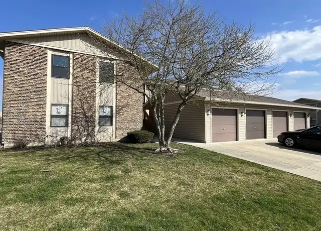 Property at 5820 Wilshire Ct Unit B, Hanover Park, IL, 60133, 2 beds, 1 bath, [object Object]