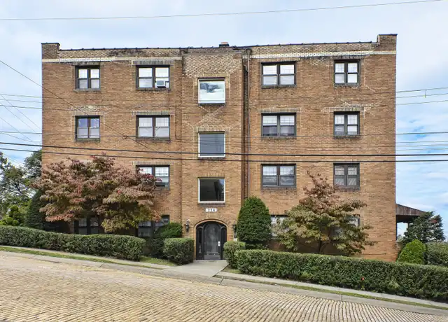 Property at 226 McCully St Unit 5, South Hills, PA, 15216, 1 bed, 1 bath, [object Object]