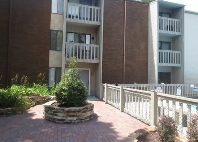 Property at 717 S Randolph St Unit 20, Champaign, IL, 61820, 3 beds, 1 bath, [object Object]