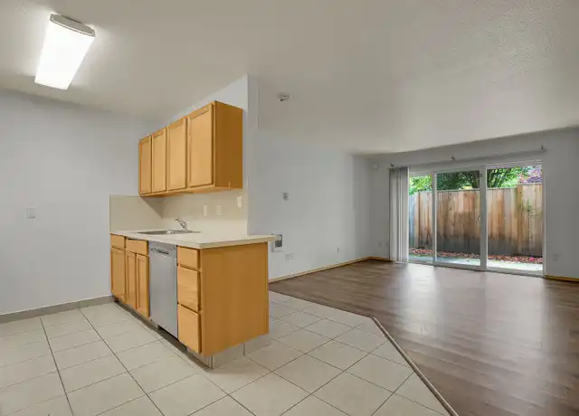 Property at BURNSIDE EAST - 5316 E Burnside St, Portland, OR, 97215, 1-2 bed, 1 bath, [object Object]
