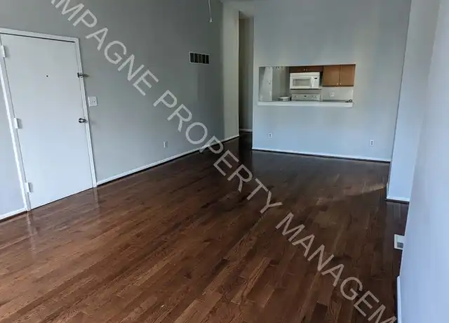 Property at 1646 Summit St Unit 1646 A, Kansas City, MO, 64108, 2 beds, 1 bath, [object Object]